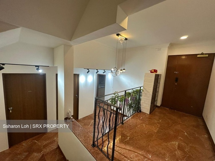 Kew Vale (D16), Terrace #540264971
